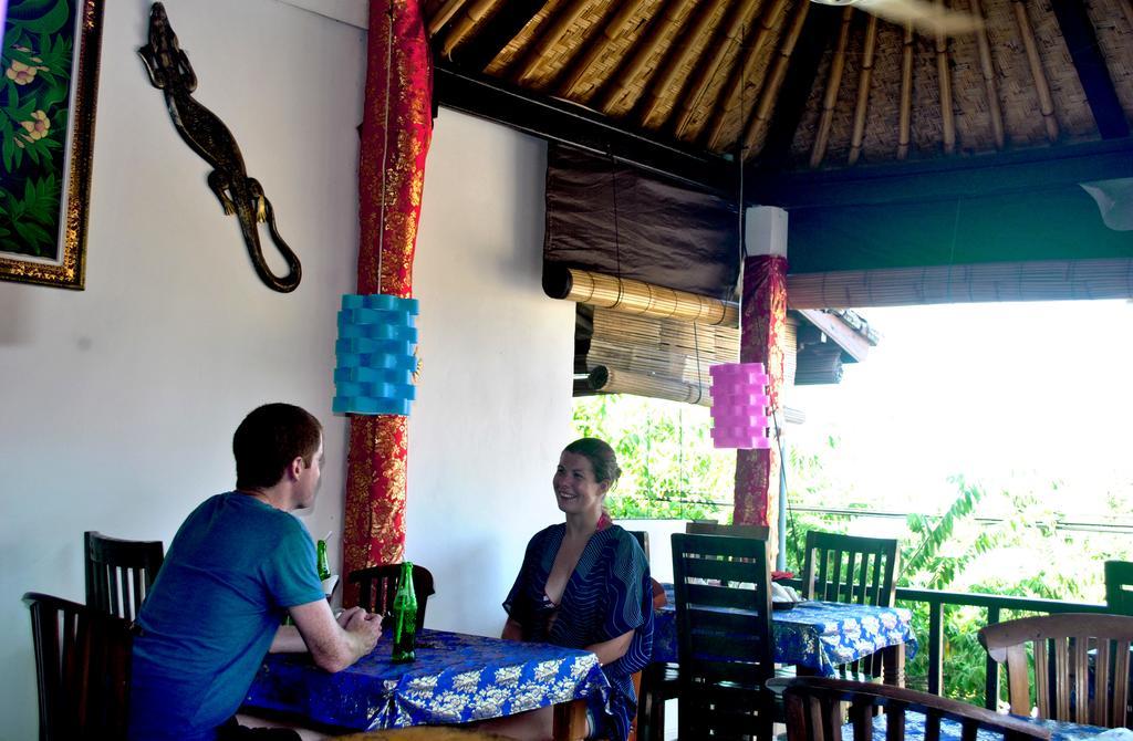 Titi Sedana Homestay Амед Экстерьер фото