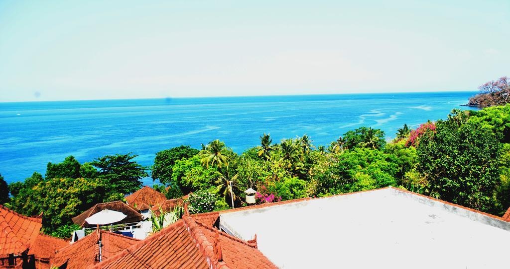 Titi Sedana Homestay Амед Экстерьер фото