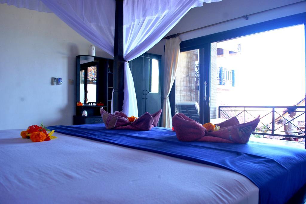 Titi Sedana Homestay Амед Экстерьер фото