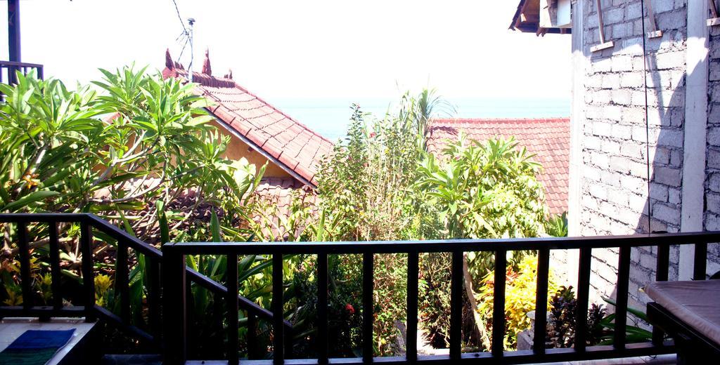 Titi Sedana Homestay Амед Экстерьер фото