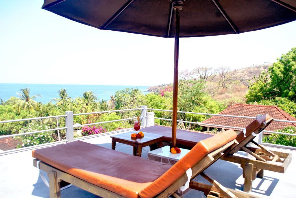 Titi Sedana Homestay Амед Экстерьер фото